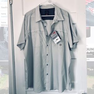 Short sleeve men’s shirt sleeve ATG Wrangler XXL.